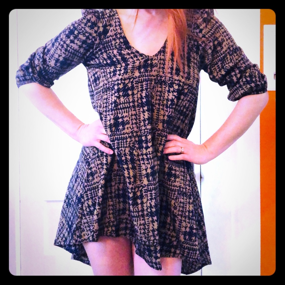 Versatile dress with vintage aesthetic. 💖